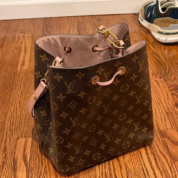 Louis Vuitton Monogram Brown and Pink Shoulder Bag - Picture 4 of 13